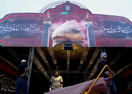 موکب آستان حضرت معصومه در عمود ۱۰۸۰ محور خدمت‌رسانی به زائران اربعین است