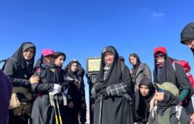 صعود ۳۵۰ کوهنورد به «برف‌انبار قم» در نخستین رویداد شهدای کوهنورد