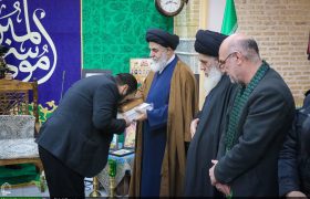 برگزاری آیین غبارروبی حرم امامزاده موسی مبرقع علیه السلام با حضور خانواده شهدای اغتشاشات اخیر